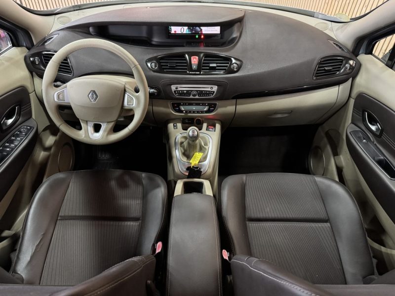 RENAULT MEGANE SCENIC 2011