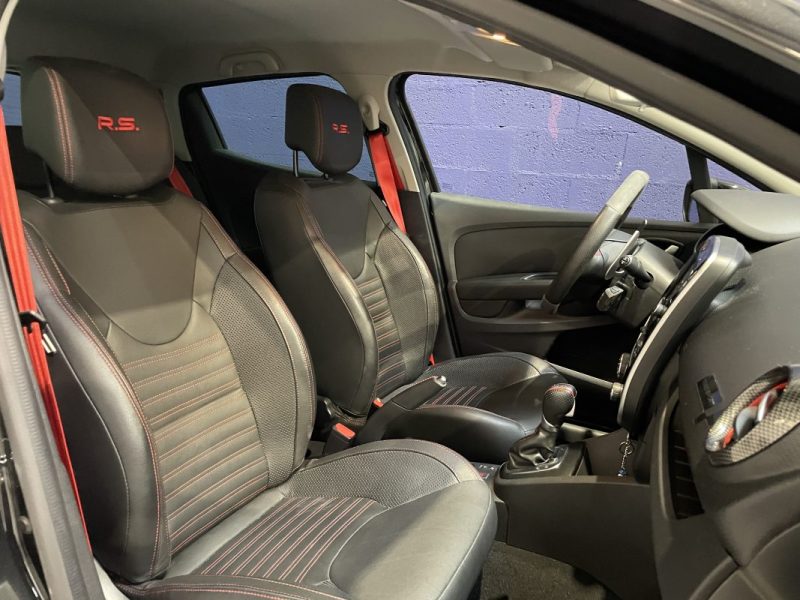 RENAULT CLIO 4 RS 18 220ch BVA 