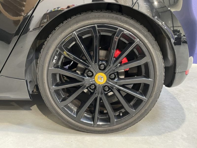 RENAULT CLIO 4 RS 18 220ch BVA 