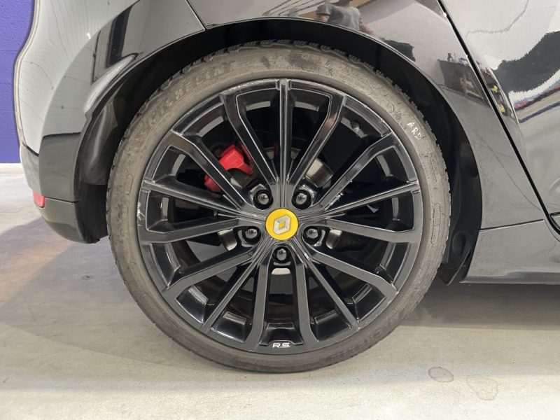 RENAULT CLIO 4 RS 18 220ch BVA 