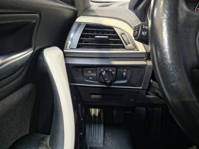 B.M.W. SERIE 1 2014BMW Série 1 F20 118d 2.0 143 ch Urban Life