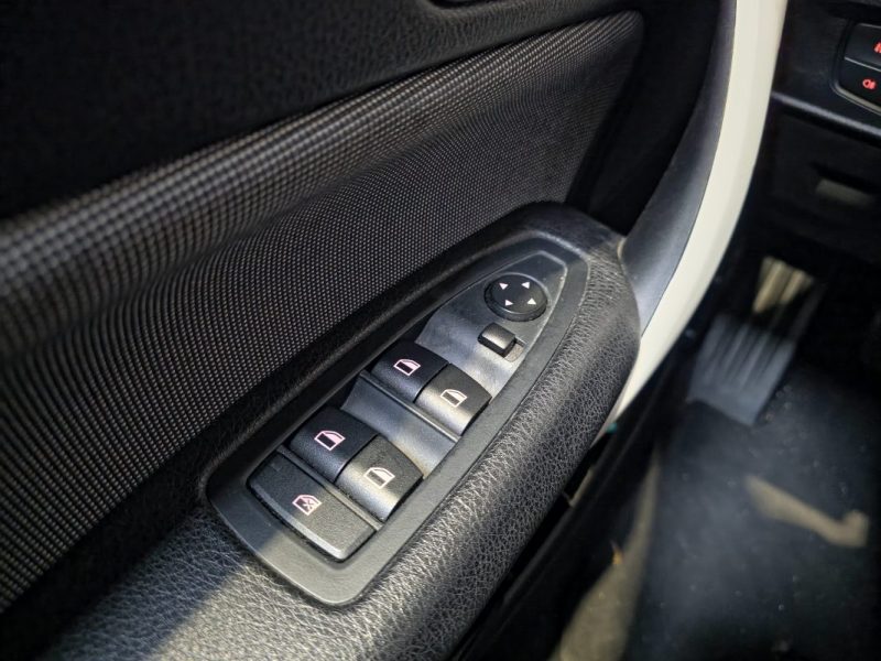 B.M.W. SERIE 1 2014BMW Série 1 F20 118d 2.0 143 ch Urban Life