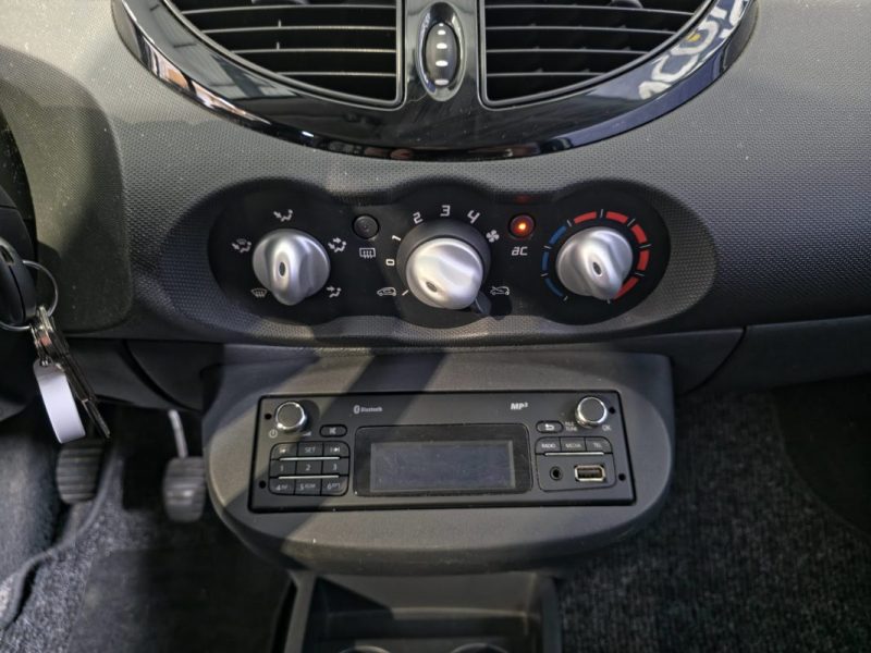 Renault Twingo II Phase 2 1.2 75 ch Limited –