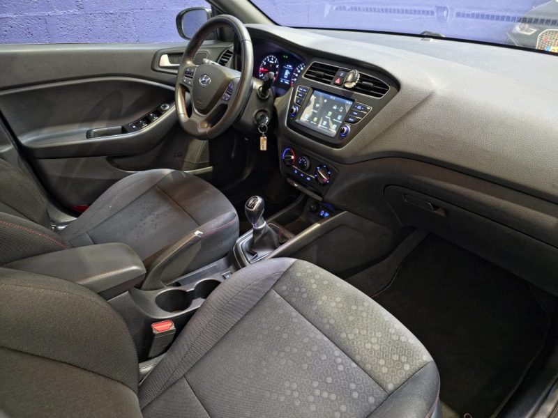 Hyundai i20 II Phase 2 1.0 T-GDi 100 ch Édition Mondiale / SUIVI D'ENTRETIEN