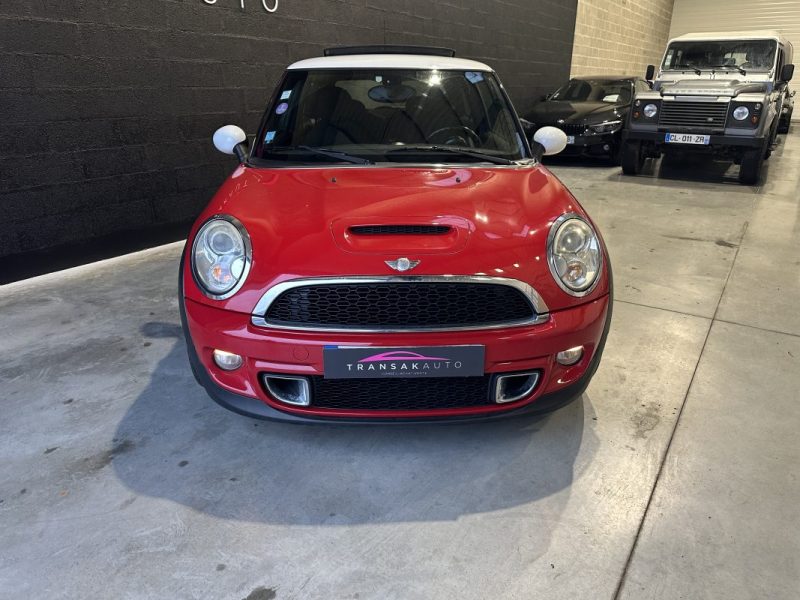 MINI COOPER S 1.6i 211ch JOHN COOPER WORKS