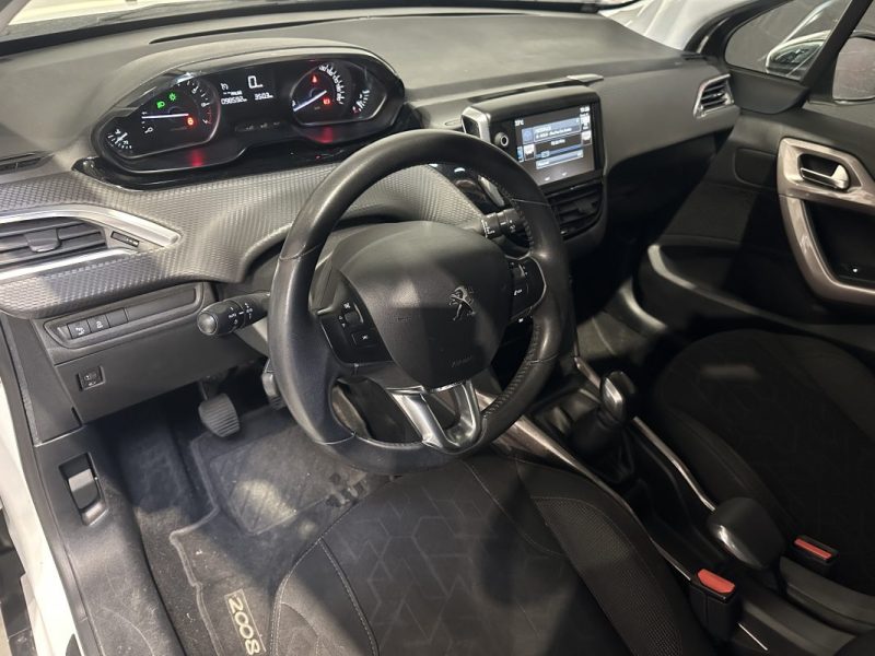 PEUGEOT 2008 2015