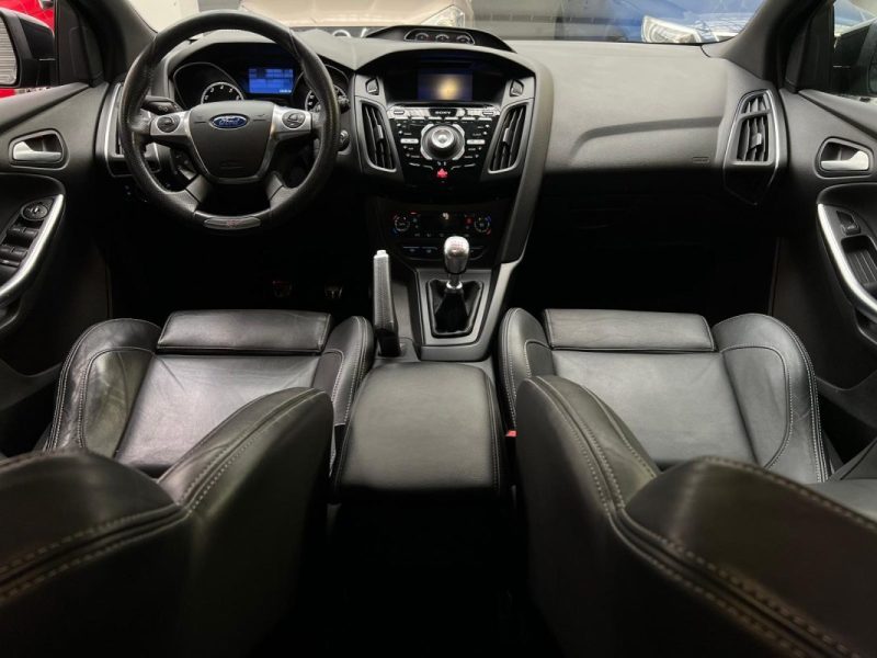 FORD FOCUS ST 250CH ECOBOOST BREAK