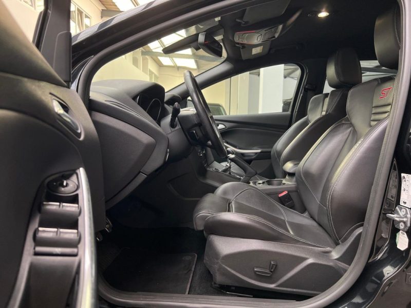 FORD FOCUS ST 250CH ECOBOOST BREAK