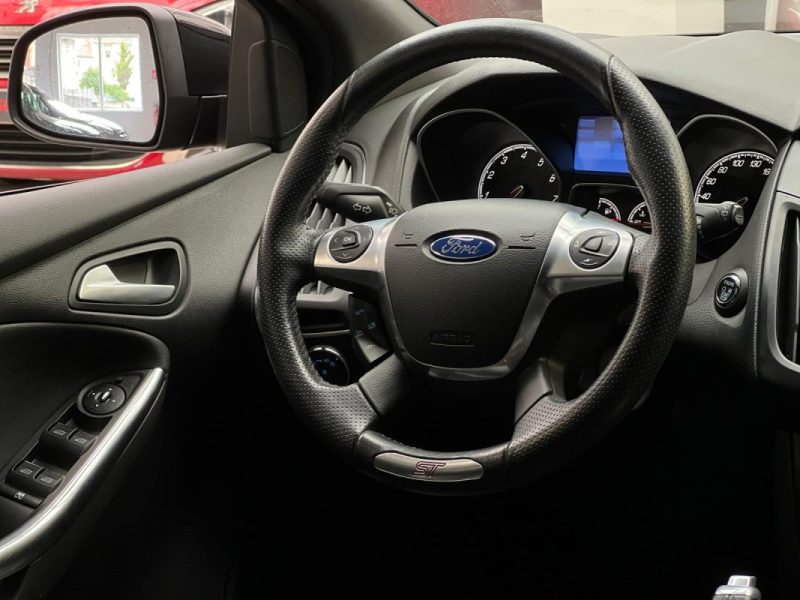 FORD FOCUS ST 250CH ECOBOOST BREAK