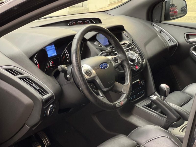 FORD FOCUS ST 250CH ECOBOOST BREAK