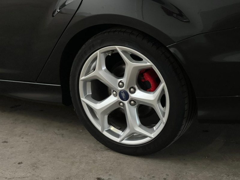 FORD FOCUS ST 250CH ECOBOOST BREAK