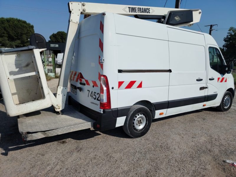 RENAULT MASTER 2.3dci  nacelle  2010