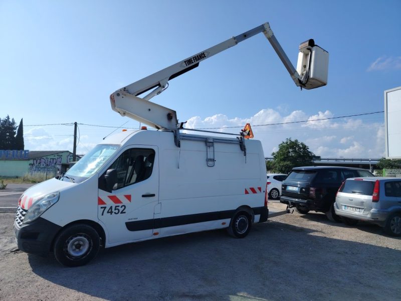 RENAULT MASTER 2.3dci  nacelle  2010