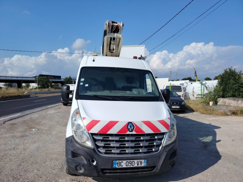 RENAULT MASTER 2.3dci  nacelle  2010