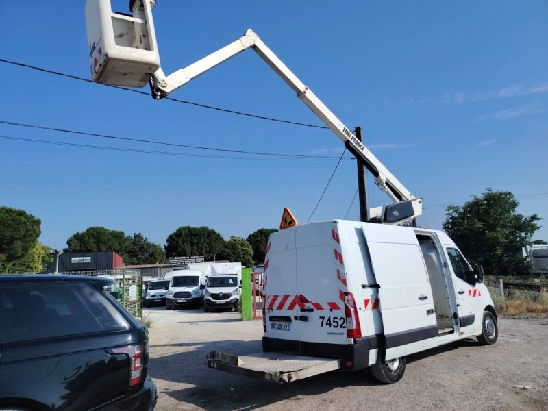 RENAULT MASTER 2.3dci  nacelle  2010