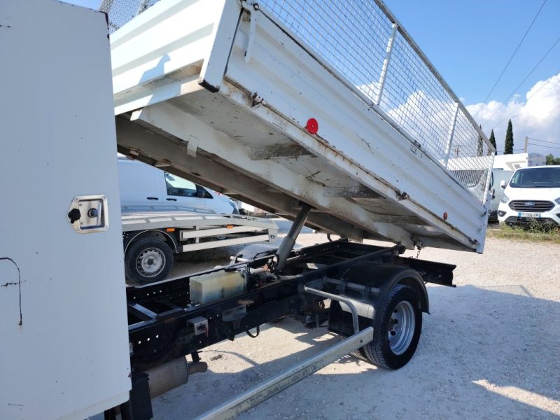 RENAULT MAXITY 2.5dci benne 2008