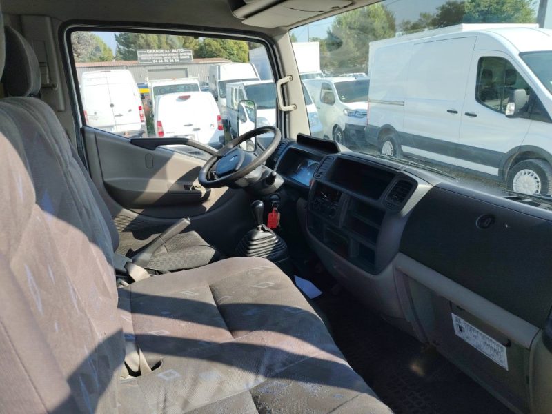 RENAULT MAXITY 2.5dci benne 2008