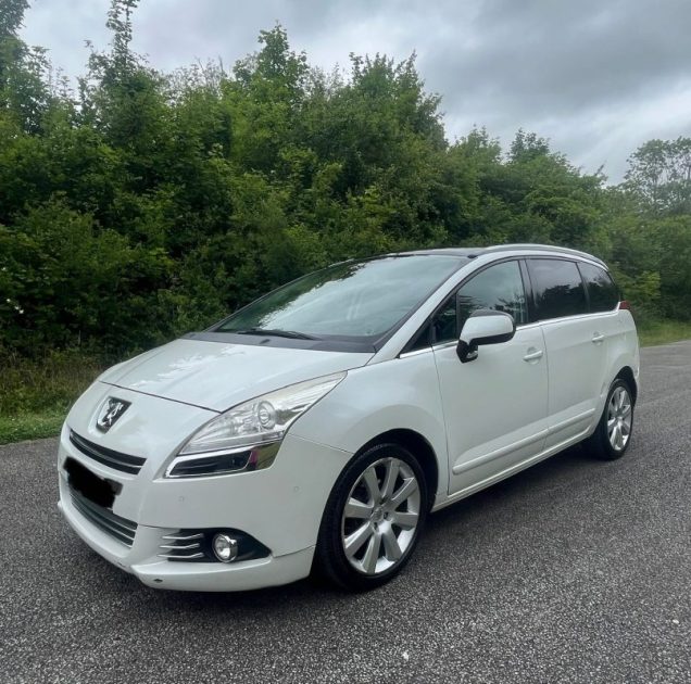 PEUGEOT 5008 7 PLACES BOITE AUTO