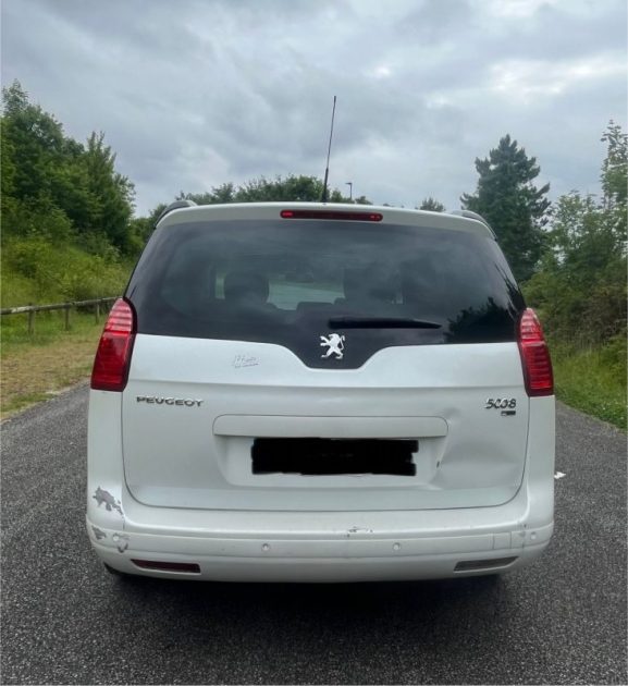 PEUGEOT 5008 7 PLACES BOITE AUTO