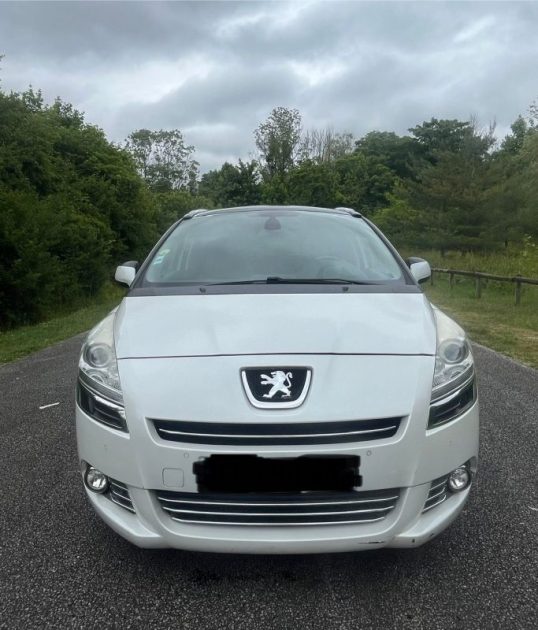 PEUGEOT 5008 7 PLACES BOITE AUTO