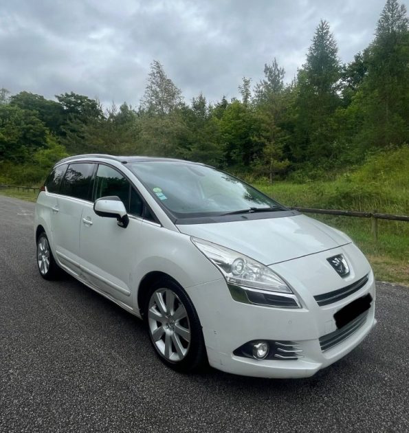 PEUGEOT 5008 7 PLACES BOITE AUTO