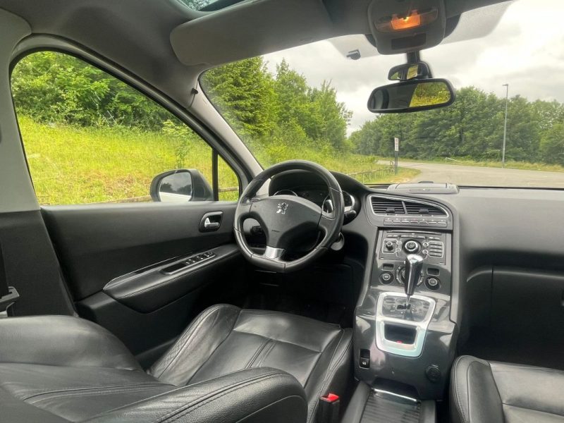 PEUGEOT 5008 7 PLACES BOITE AUTO