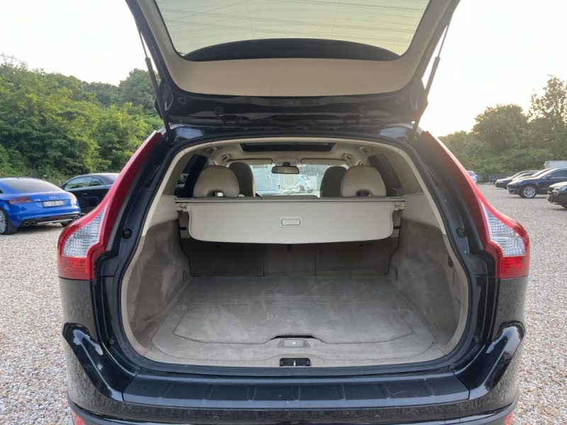 VOLVO XC60 AWD D5 2.4 D 185 cv Boîte auto