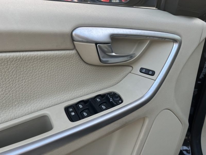 VOLVO XC60 AWD D5 2.4 D 185 cv Boîte auto