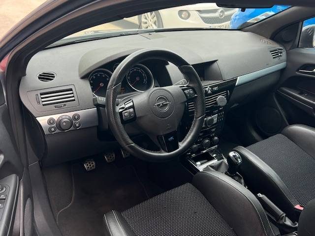 OPEL ASTRA 2009
