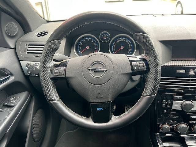 OPEL ASTRA 2009