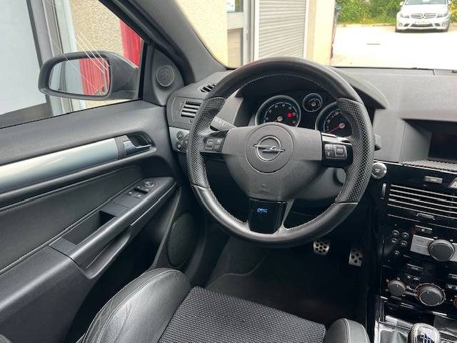 OPEL ASTRA 2009