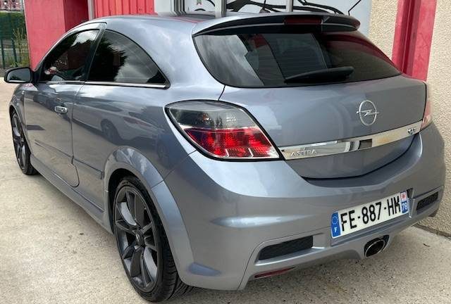 OPEL ASTRA 2009