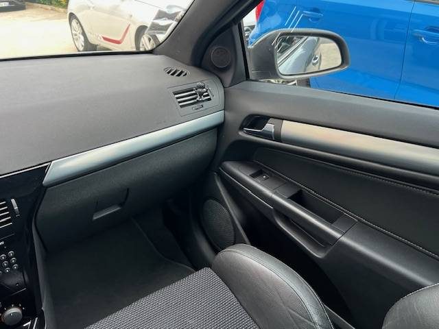 OPEL ASTRA 2009