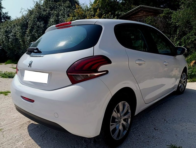 PEUGEOT 208 2019