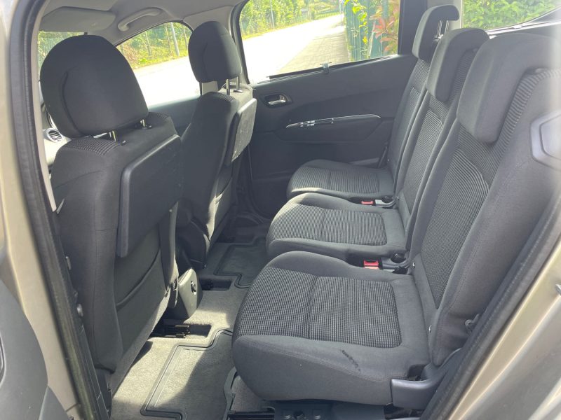 PEUGEOT 5008 1.6HDI 112CV