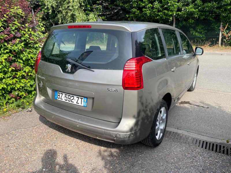 PEUGEOT 5008 1.6HDI 112CV