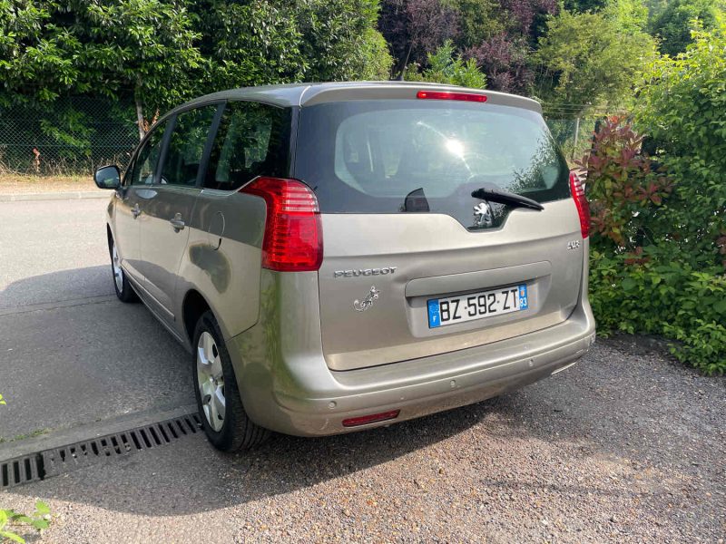 PEUGEOT 5008 1.6HDI 112CV