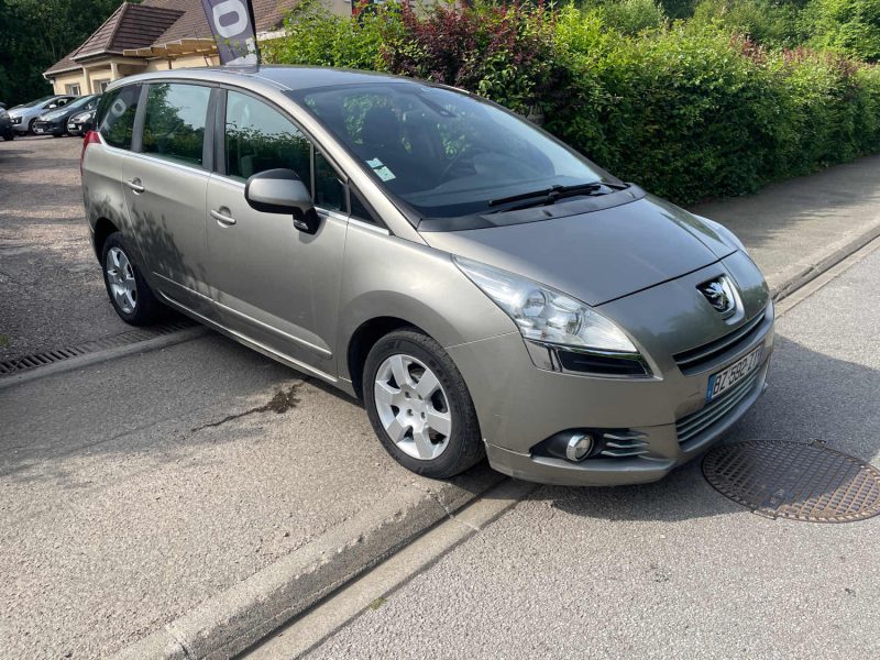 PEUGEOT 5008 1.6HDI 112CV