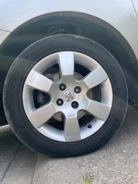 PEUGEOT 5008 1.6HDI 112CV