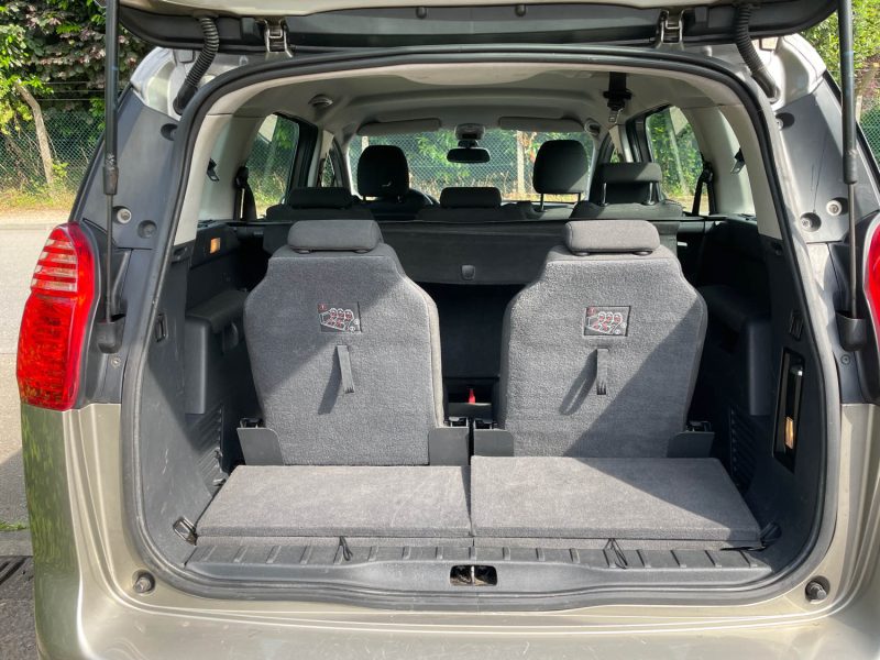 PEUGEOT 5008 1.6HDI 112CV