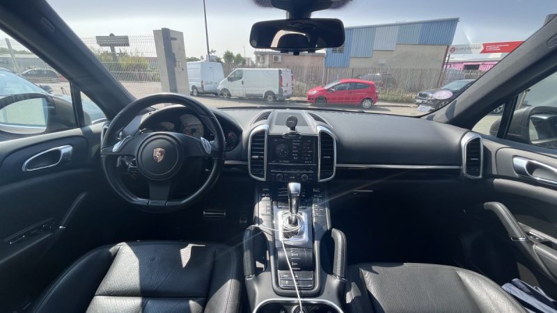PORSCHE CAYENNE S HYBRID 3 L V6 HYBRID 380 cv