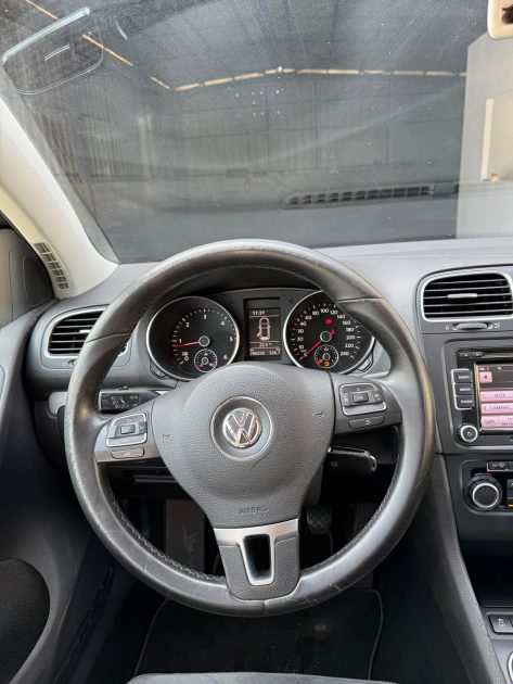 VOLKSWAGEN GOLF 2010