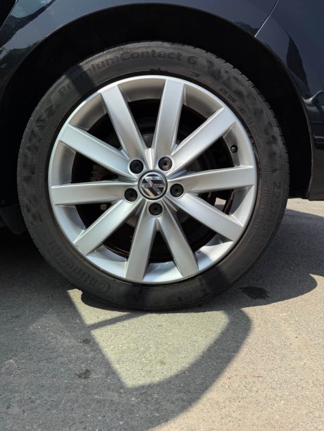 VOLKSWAGEN GOLF 2010