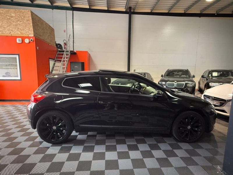 VOLKSWAGEN SCIROCCO 2.0 TDI 140 cv