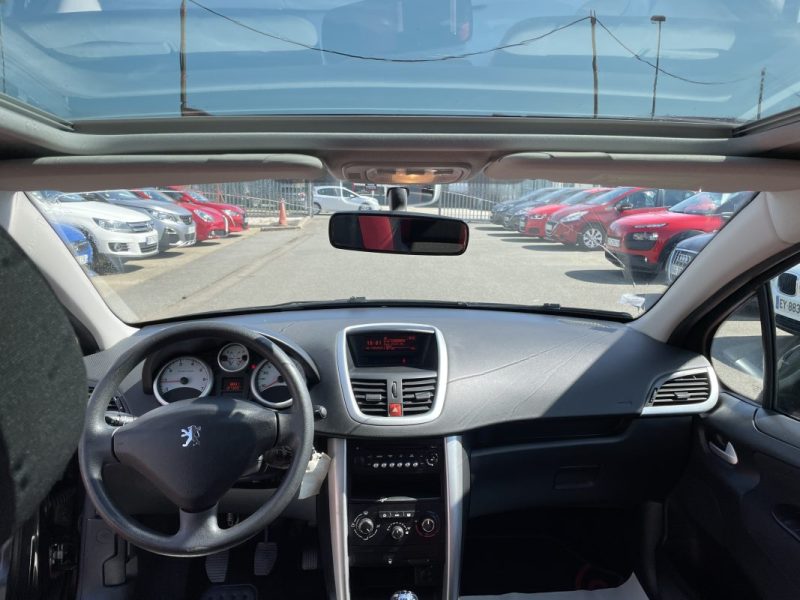 PEUGEOT 207 2010