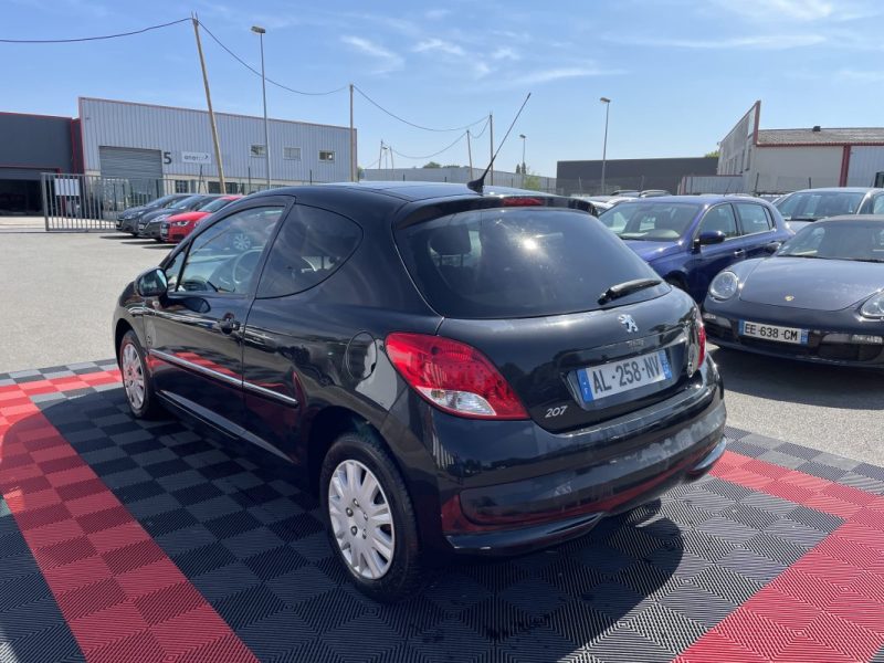 PEUGEOT 207 2010