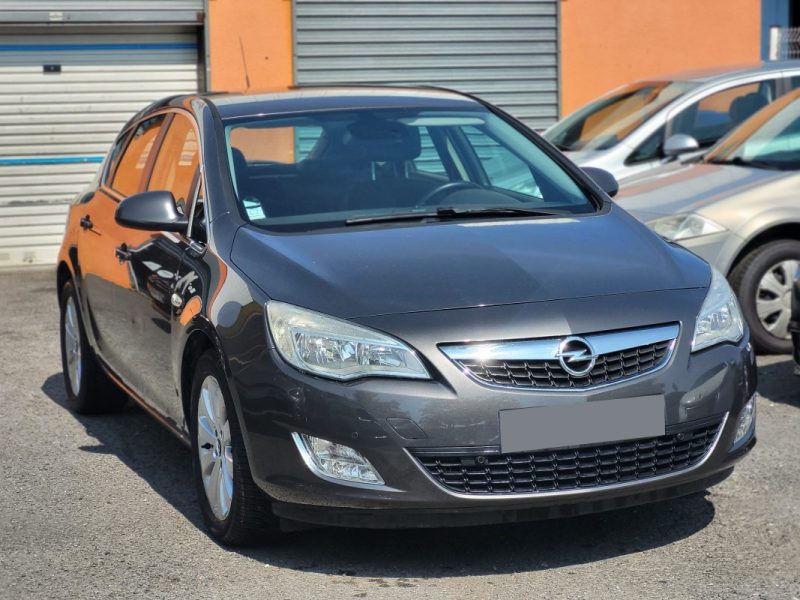 OPEL ASTRA 2011
