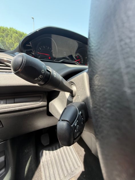 PEUGEOT 208 2012 1.2 VTI 82