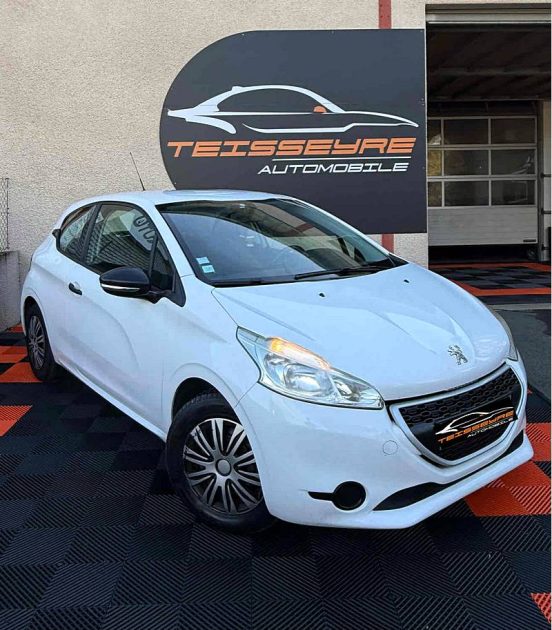 PEUGEOT 208 2012 1.2 VTI 82