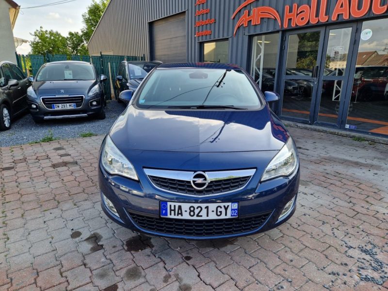 OPEL ASTRA 1.7L 16V CDTi 110cv ECOFLEX COSMO / Révisée&Garantie